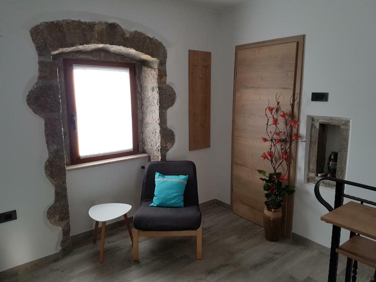Villa Kos Lupoglav  Ngoại thất bức ảnh