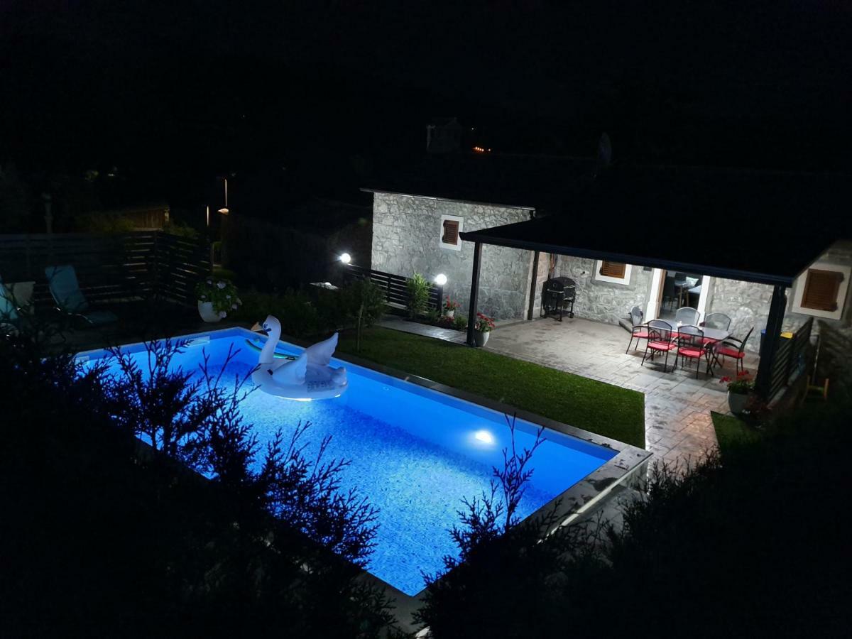 Villa Kos Lupoglav  Ngoại thất bức ảnh