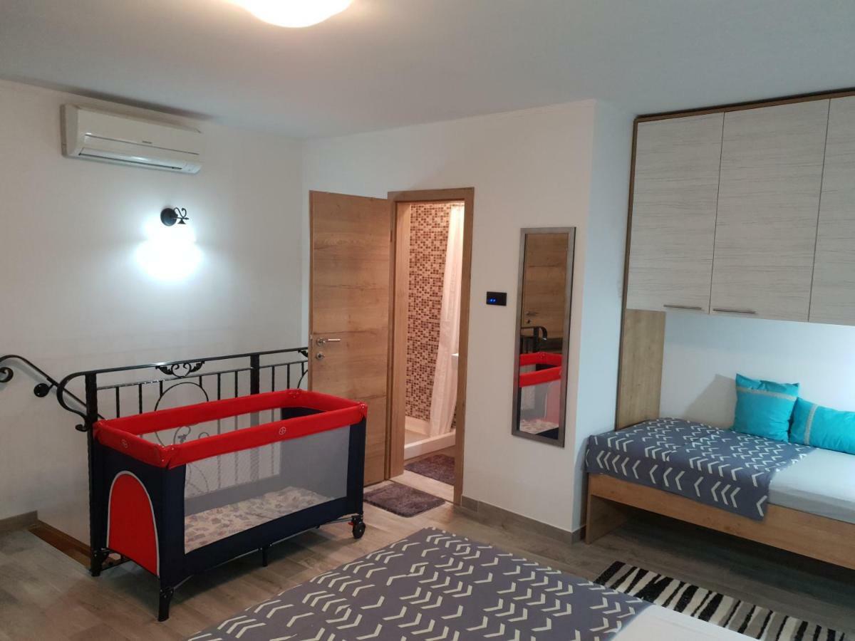 Villa Kos Lupoglav  Ngoại thất bức ảnh